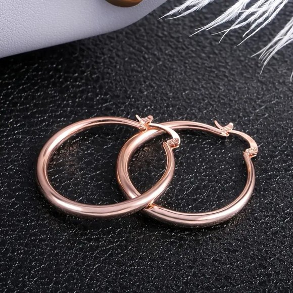 Jewelry - 🎄 Closing closet on Dec 15, 2023